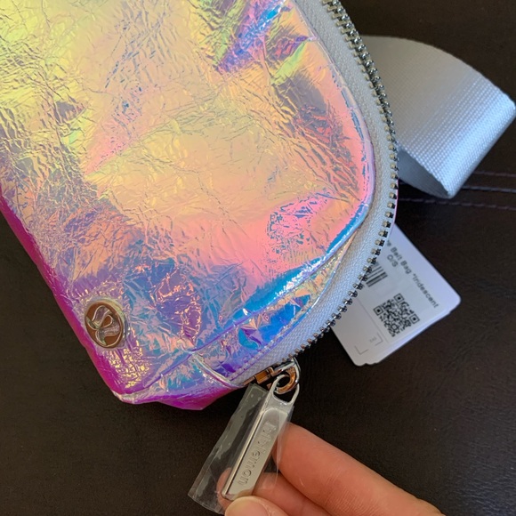 NWT Lululemon Everywhere Belt Bag, 1L, Iridescent/Silver
LU9CFNS - Picture 3 of 9